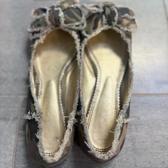 Matiko Canvas Camo Ballet Flats with Bow Size 9 - Picture 3 of 8